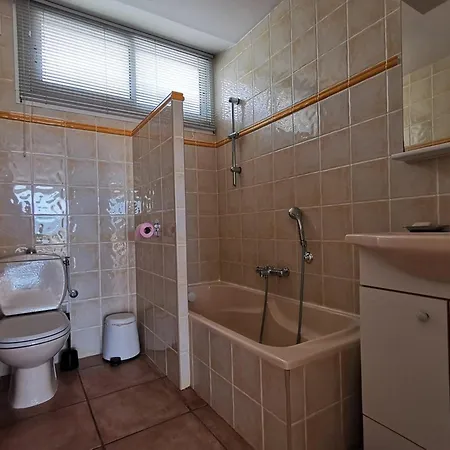 Lejlighed Vue Sur Pour Ce T2 Avec Terrasse, Parking, Le Lavandou, 4 Personnes - Fr-1-803-25 Le Lavandou