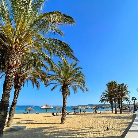 Vue Sur Mer Pour Ce T2 Avec Terrasse, Parking, Le Lavandou, 4 Personnes - Fr-1-803-25 *