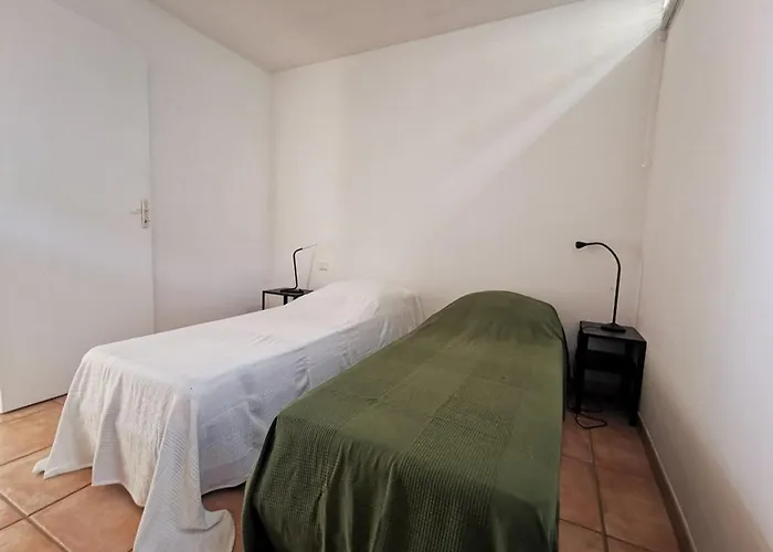 Apartman Vue Sur Pour Ce T2 Avec Terrasse, Parking, Le Lavandou, 4 Personnes - Fr-1-803-25