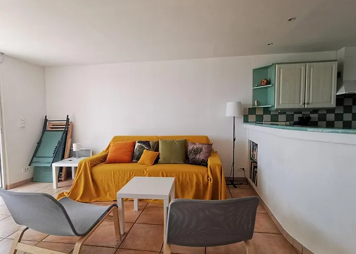 Apartman Vue Sur Pour Ce T2 Avec Terrasse, Parking, Le Lavandou, 4 Personnes - Fr-1-803-25 Le Lavandou